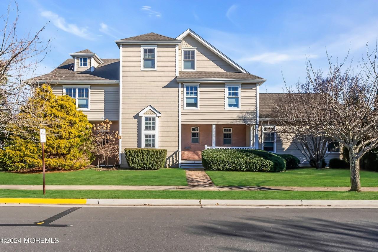 118 Beacon Blvd - Photo 4 of 50