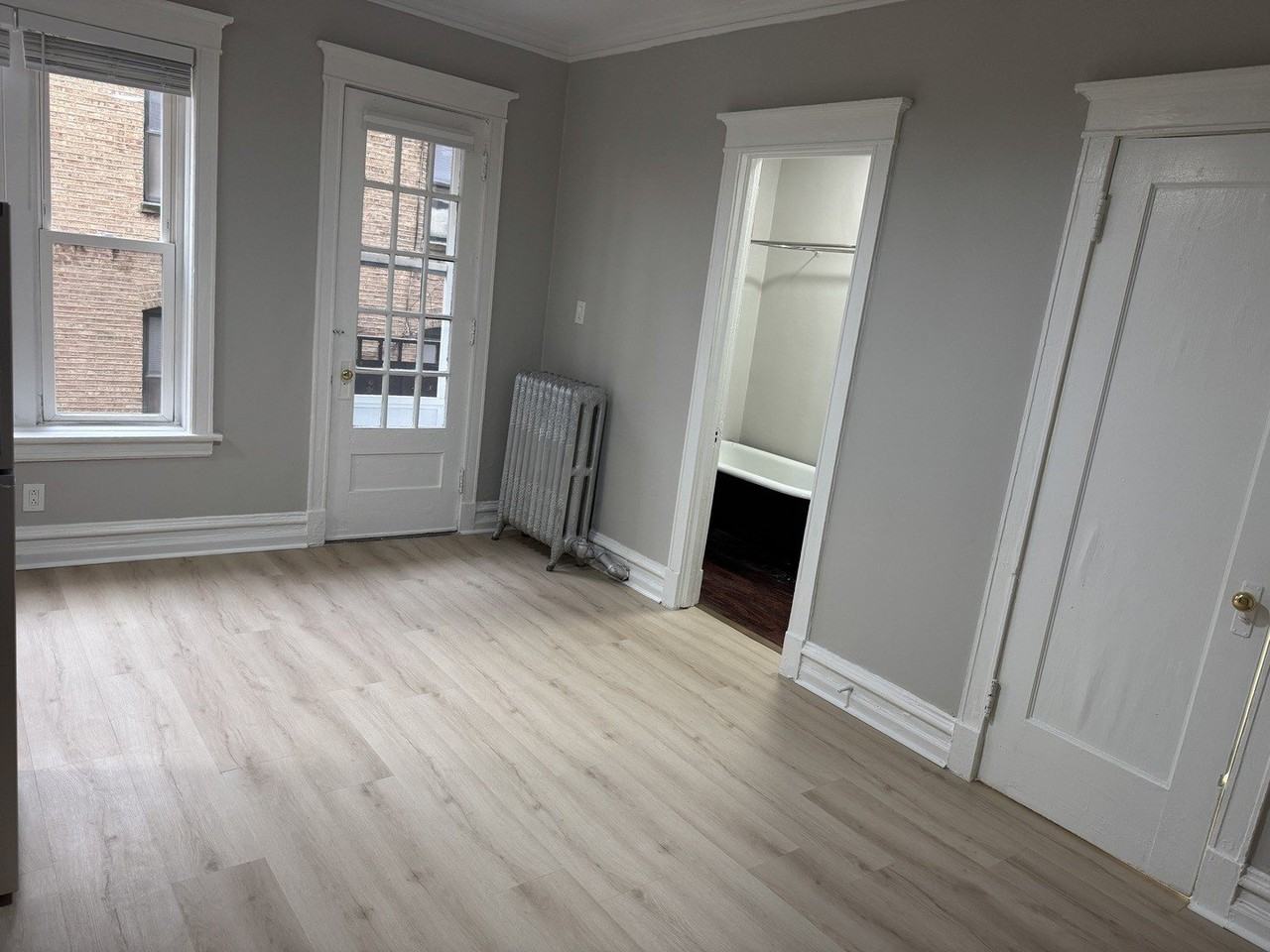 4363 N Kenmore Ave #209 - Photo 3 of 10