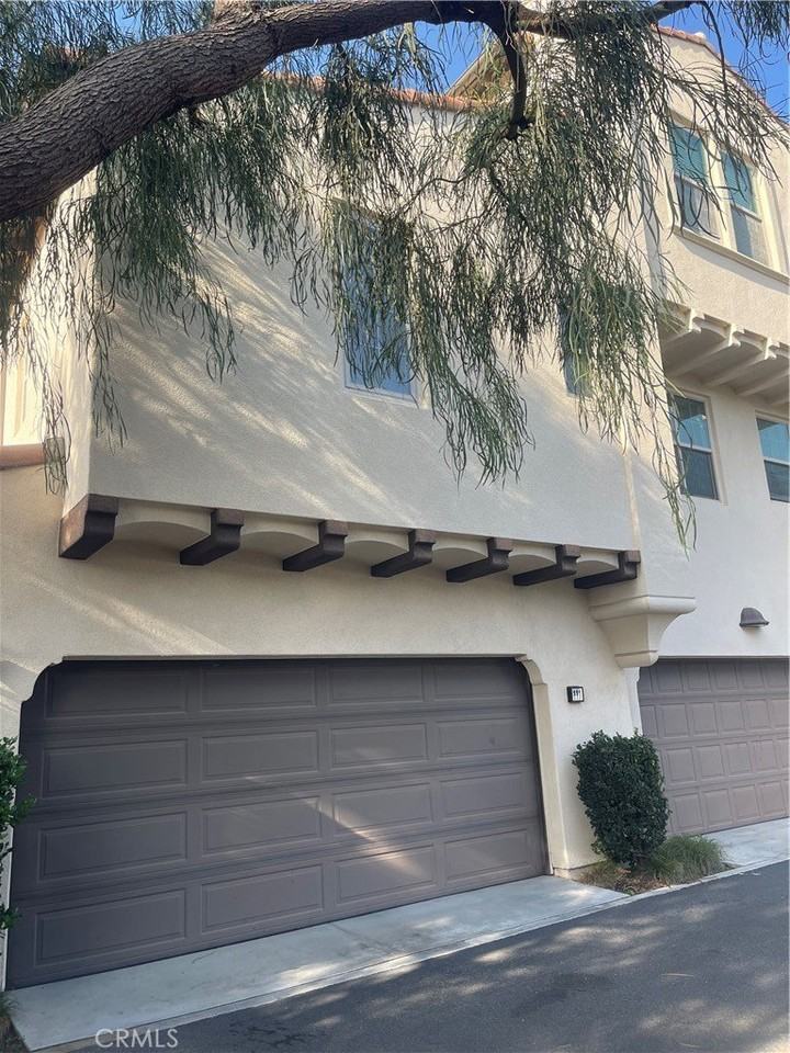 111 Briarberry - Photo 3 of 37