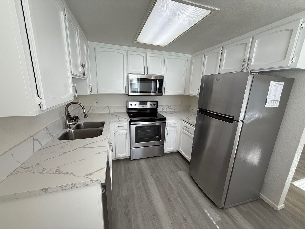 Barcelona Street - Photo 2 of 8