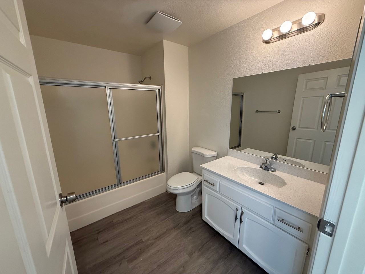 Barcelona Street - Photo 5 of 8