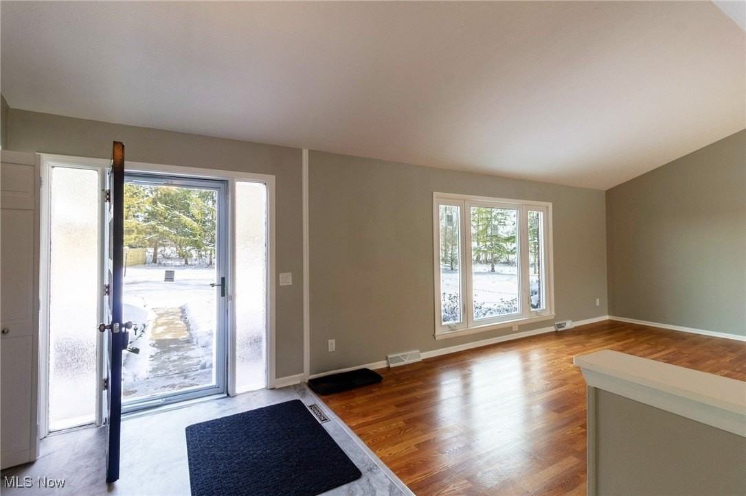 24434 Emmons Rd - Photo 3 of 44