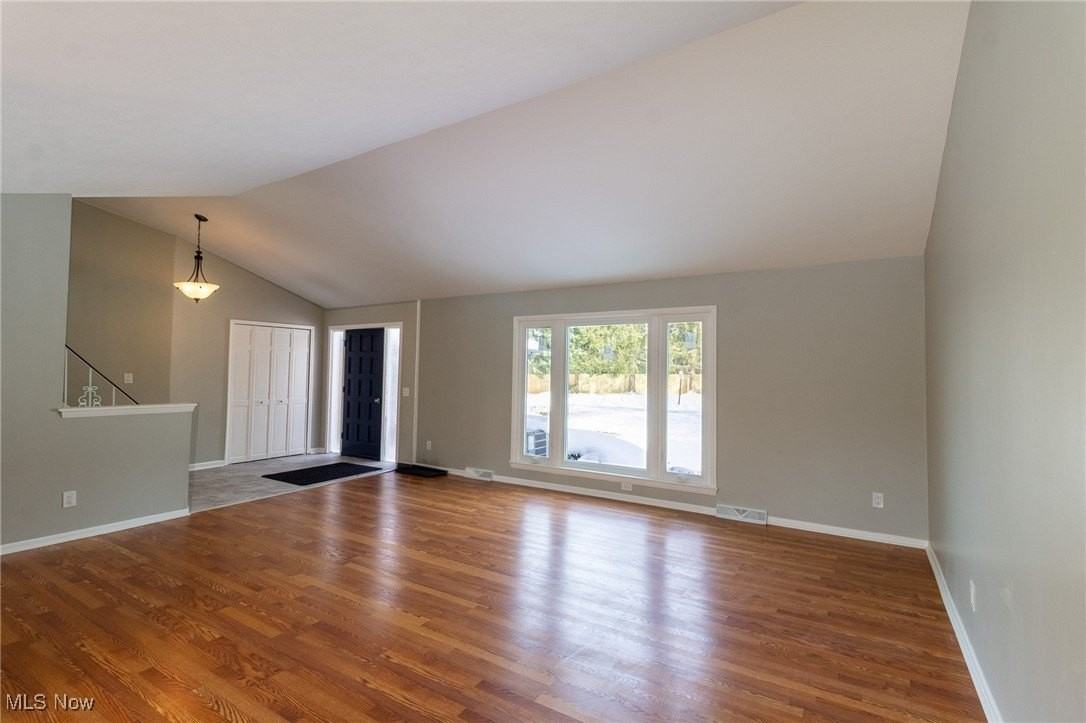 24434 Emmons Rd - Photo 6 of 44