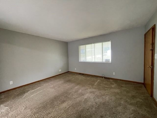 1075 West Main Street - Photo 4 of 7