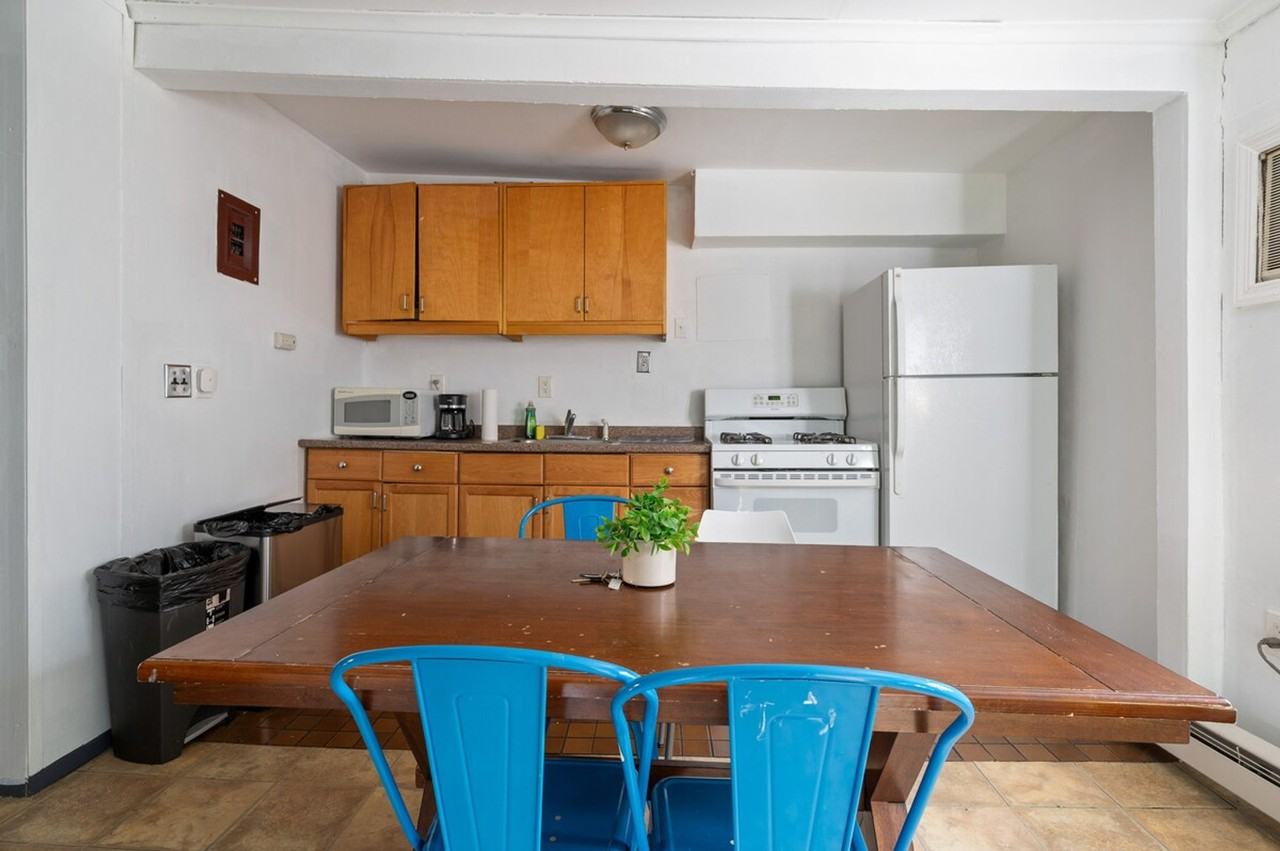 301 W 31st St #1323979P - Photo 7 of 12