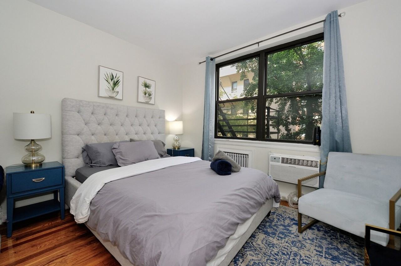 442 E 78th St #1323914P - Photo 4 of 15