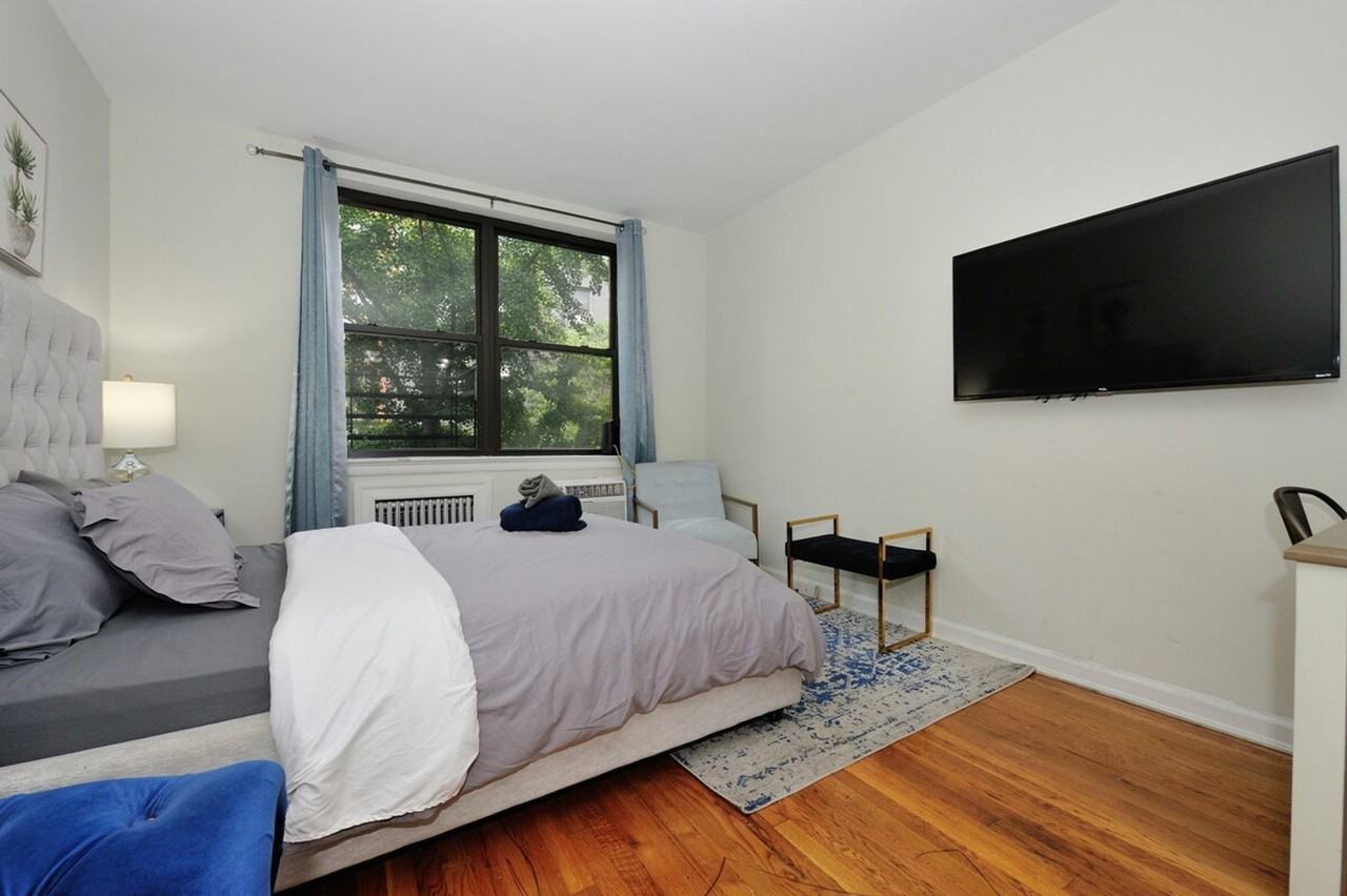 442 E 78th St #1323914P - Photo 2 of 15