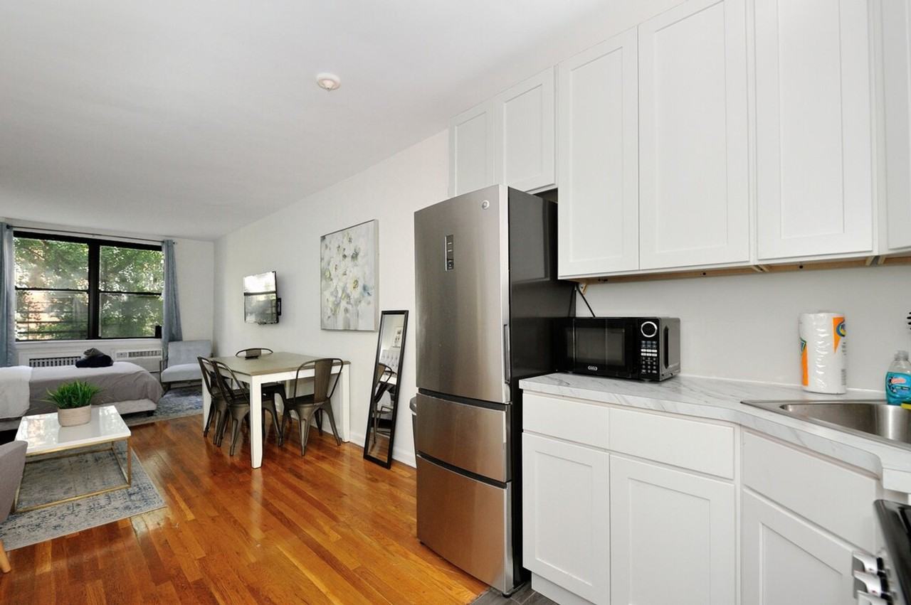 442 E 78th St #1323914P - Photo 5 of 15