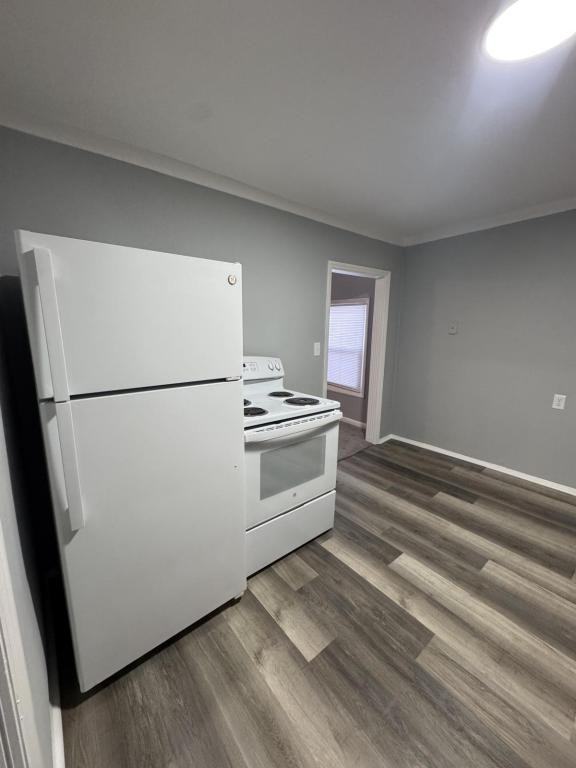 347 Huddleson Ave - Photo 4 of 15