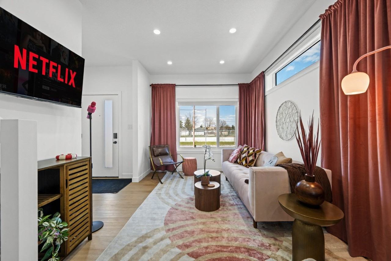 11021 155 St Nw #1308632P - Photo 3 of 45