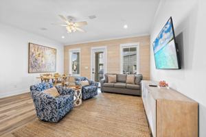 featured image of 7 W Gate