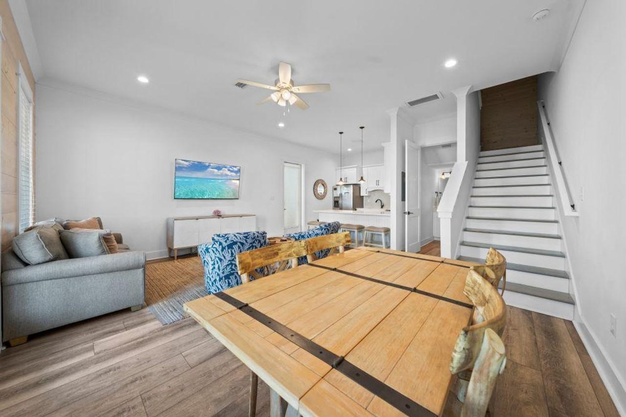 7 W Gate #1322626P - Photo 2 of 24