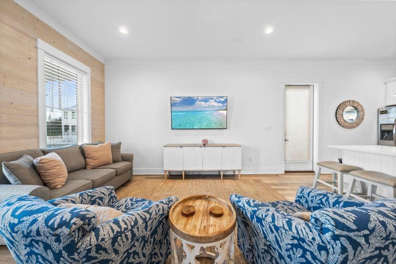 7 W Gate #1322626P - Photo 3 of 24