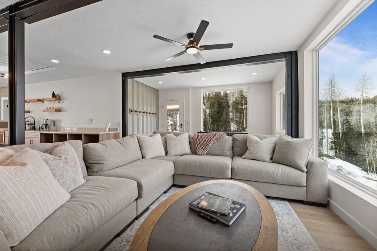 220 Circle Dr #1249883P - Photo 3 of 50