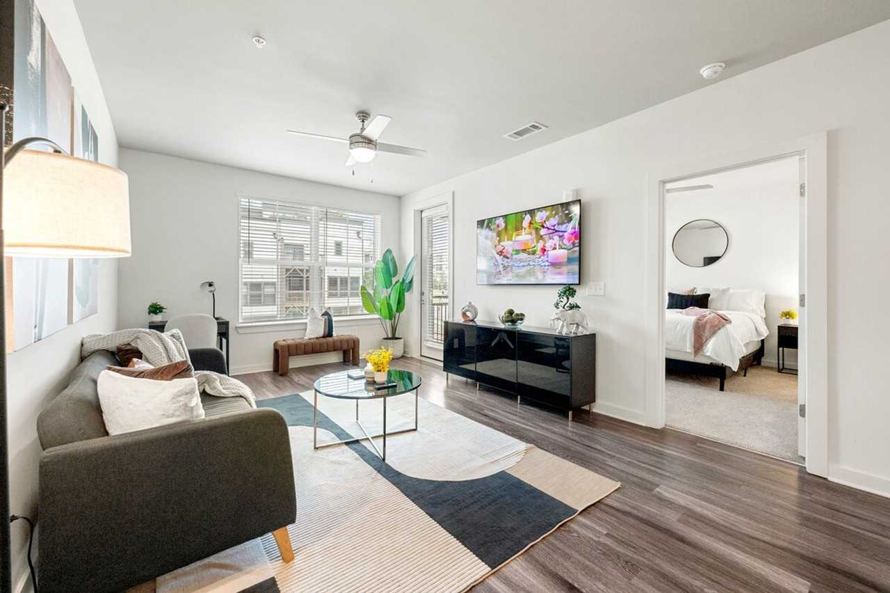 2048 Bolton Dr Nw #1351863P - Photo 2 of 15