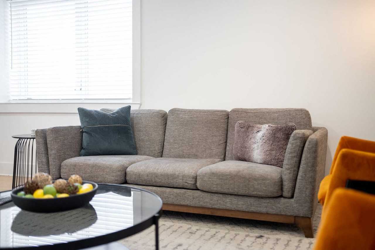 1136 Crescent Avenue Northeast - Photo 6 of 50