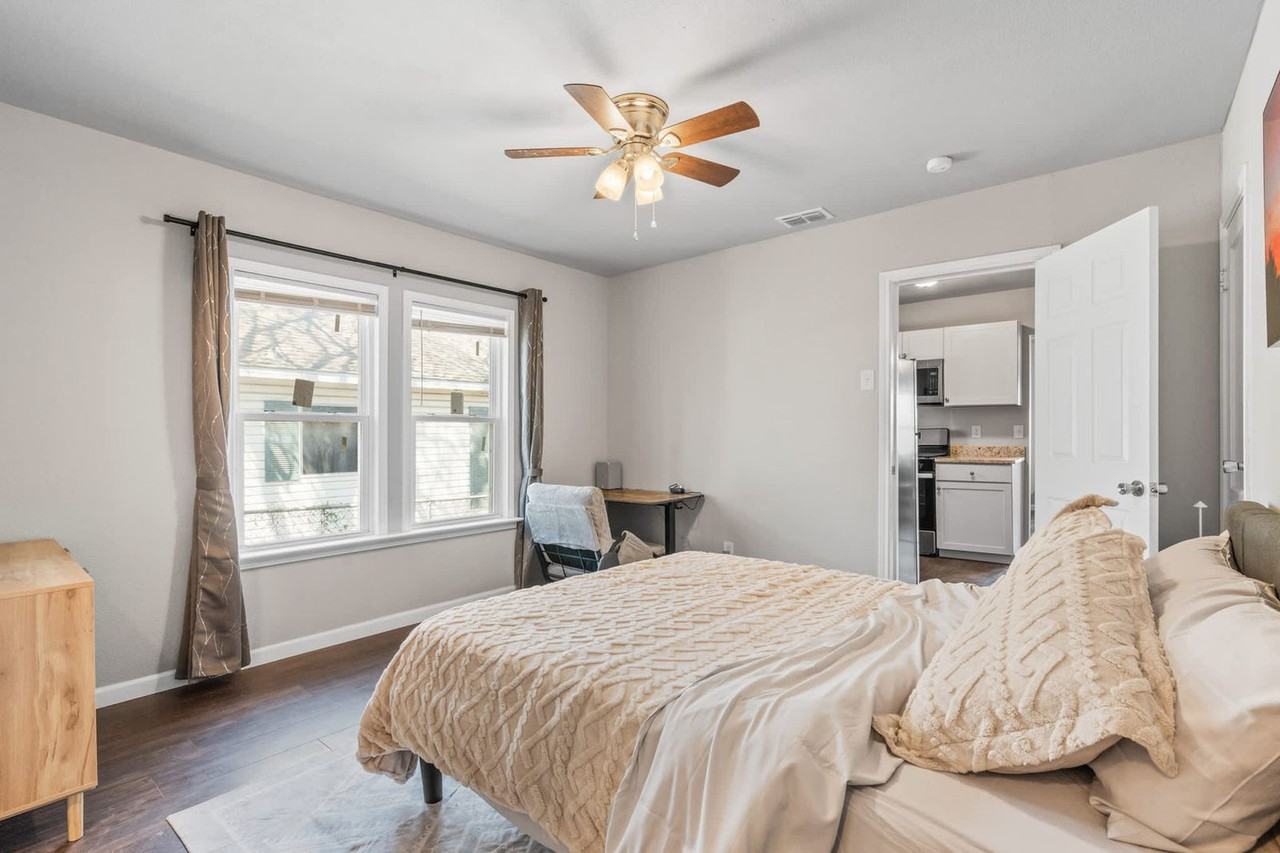 1004 E Powell Ave #1357999P - Photo 4 of 18