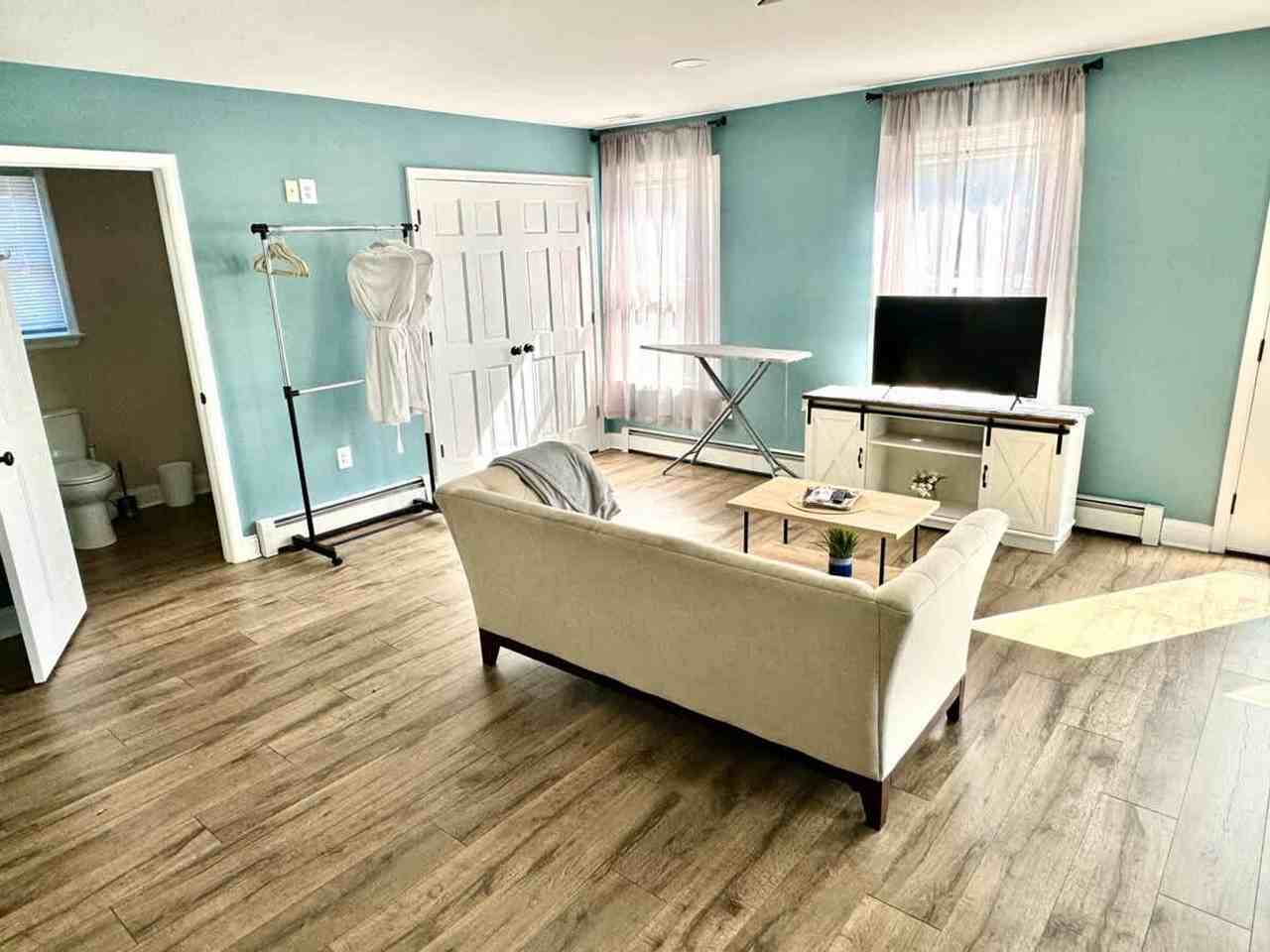 14386 Calvert St #1363916P - Photo 2 of 36