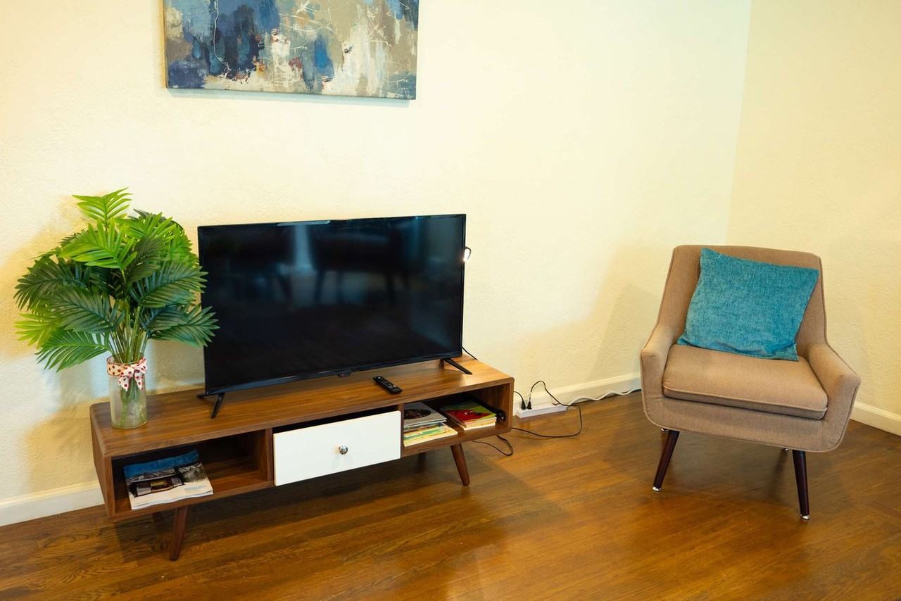 240 E Hedding St #1364158P - Photo 5 of 50