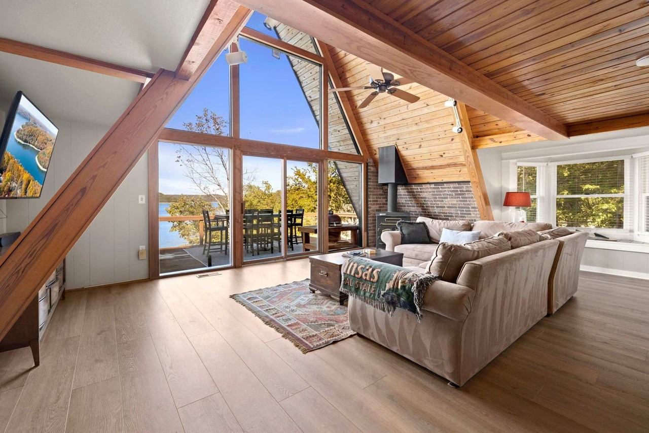 9063 Mundell Rd #1365316P - Photo 2 of 38