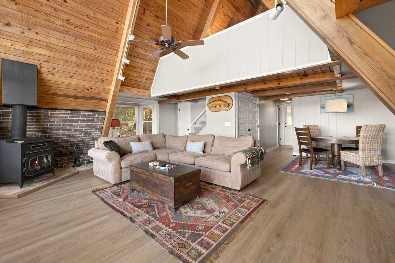 9063 Mundell Rd #1365316P - Photo 3 of 38