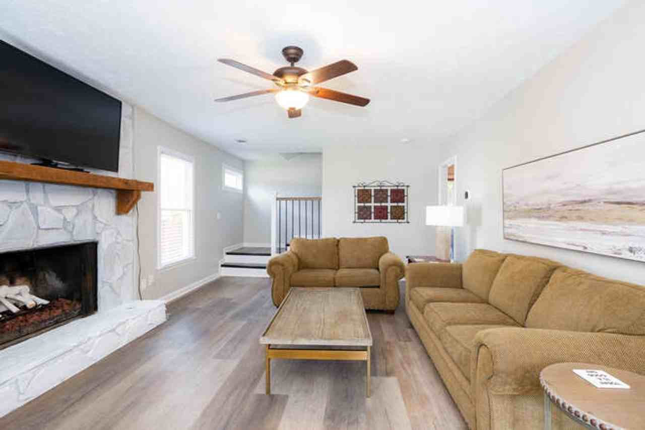 1060 Washington Ave #1289333P - Photo 5 of 50