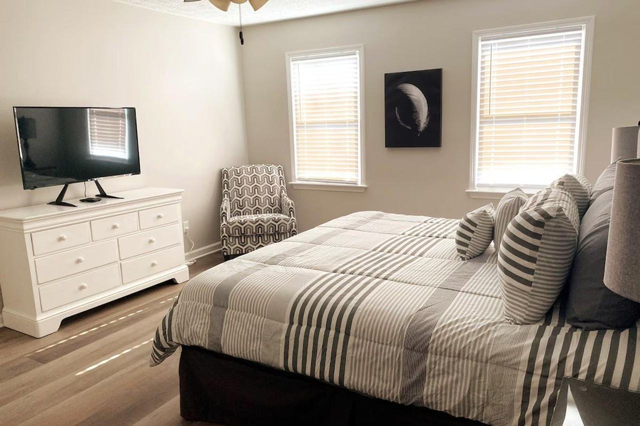 1060 Washington Ave #1289333P - Photo 5 of 49