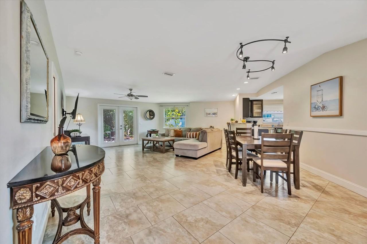 2529 Croton Ave #1366627P - Photo 2 of 50