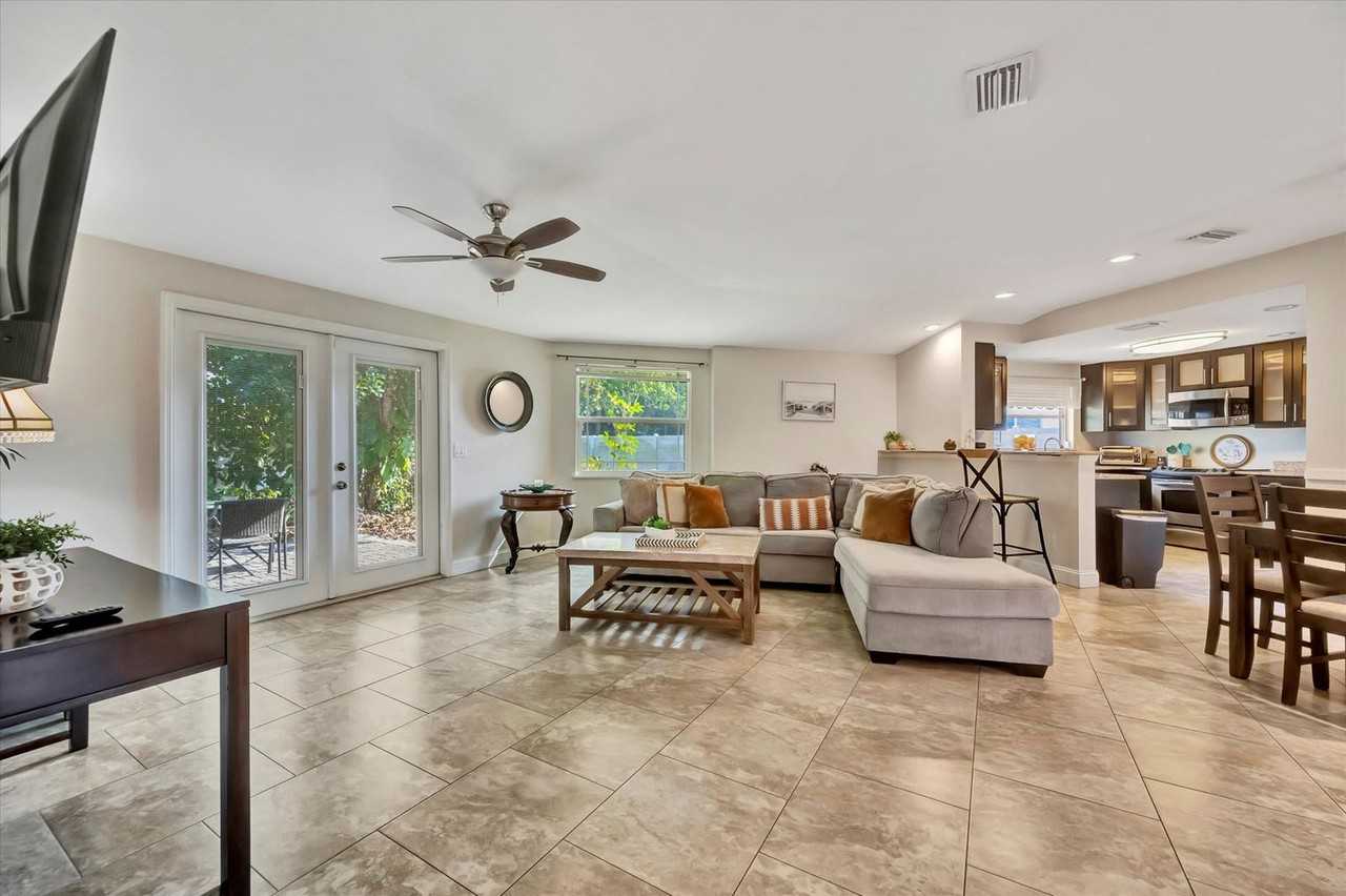 2529 Croton Ave #1366627P - Photo 5 of 50