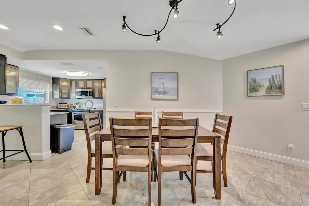 2529 Croton Ave #1366627P - Photo 7 of 50