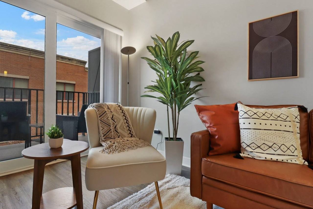 255 N Addison Ave #1366994P - Photo 3 of 49