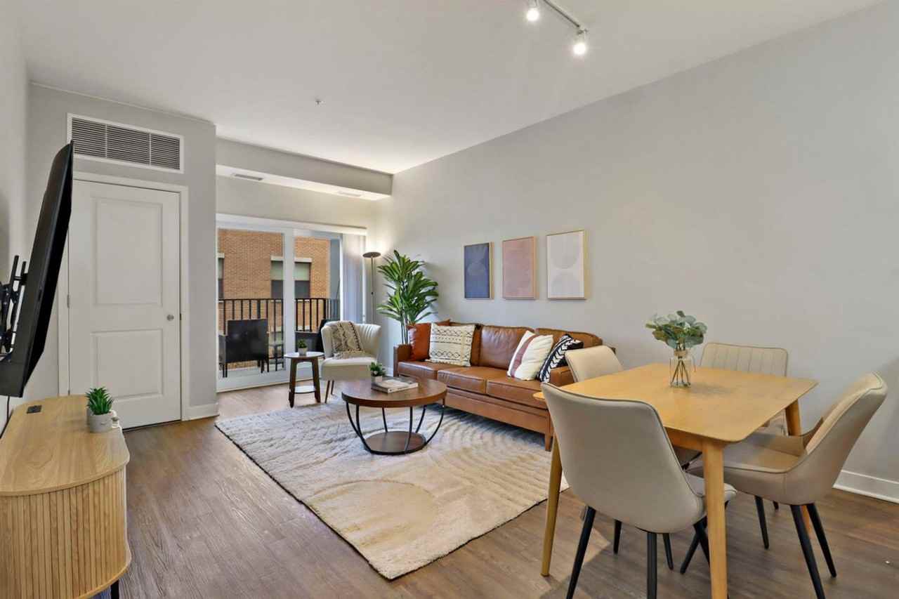 255 N Addison Ave #1366994P - Photo 5 of 49