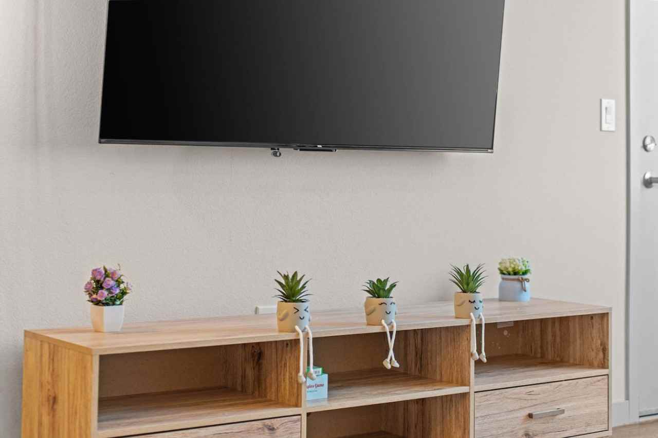 711 W Broadway Rd #1366963P - Photo 2 of 34