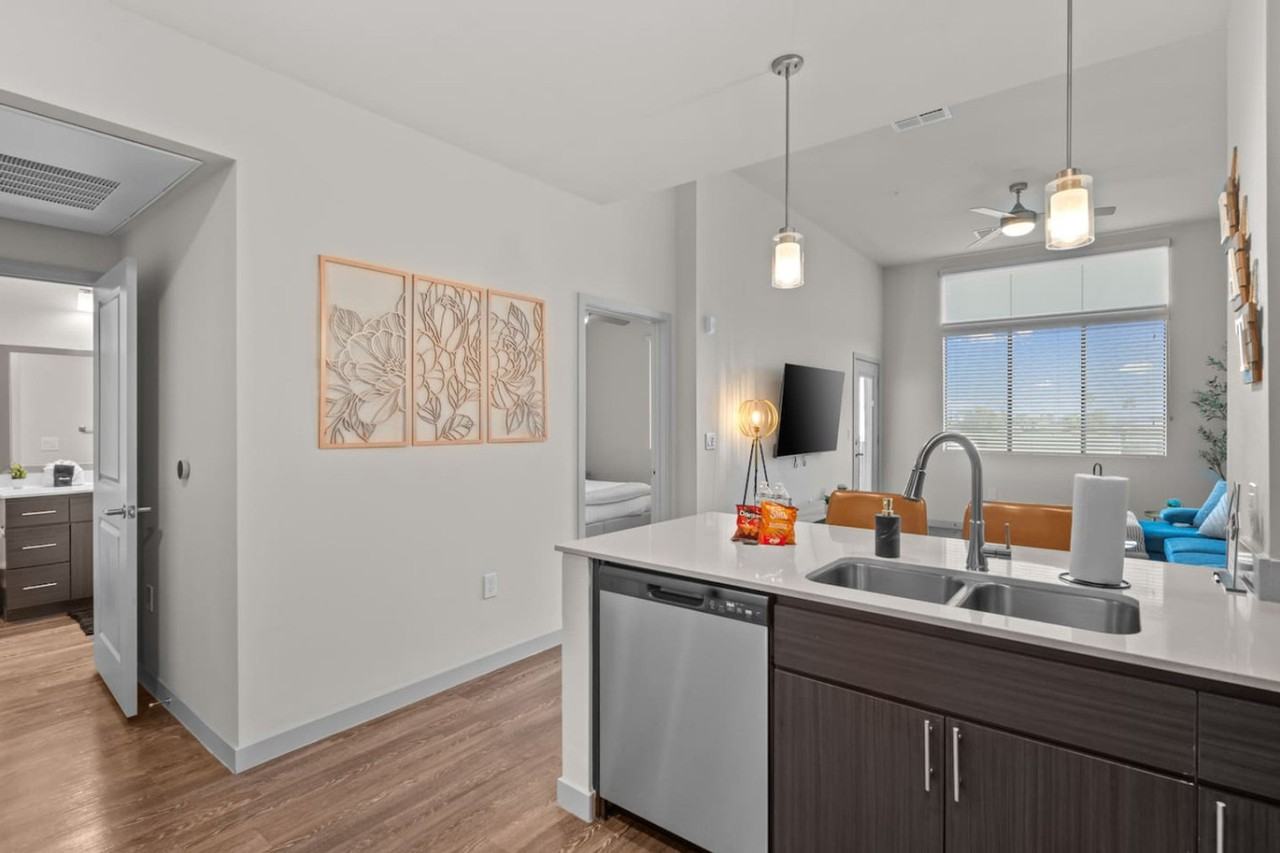 711 W Broadway Rd #1366963P - Photo 6 of 34