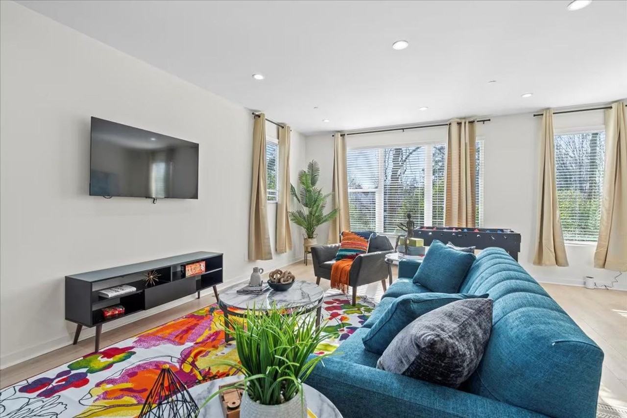 1319 Anderson St #1366784P - Photo 3 of 26