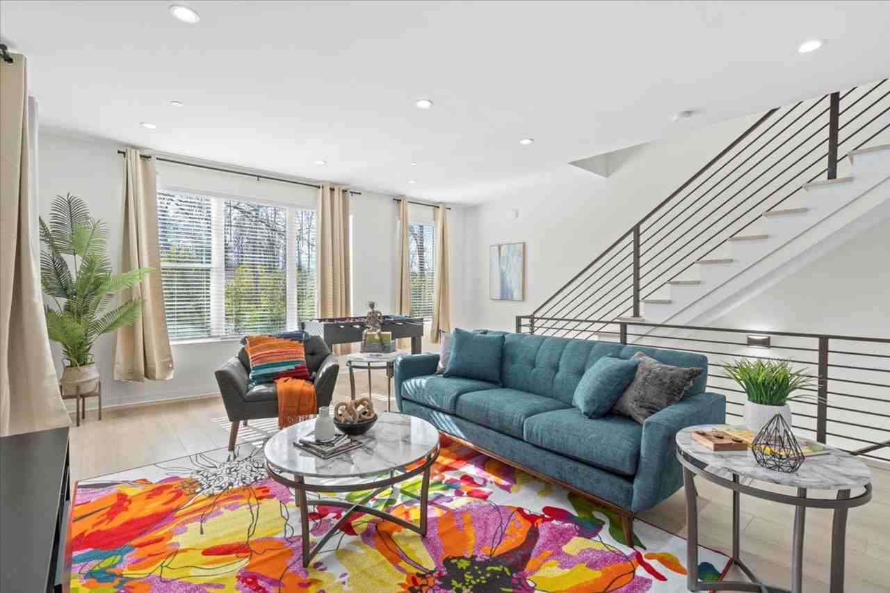 1319 Anderson St #1366784P - Photo 5 of 26