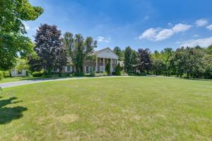 featured image of 7 Creekside Ln