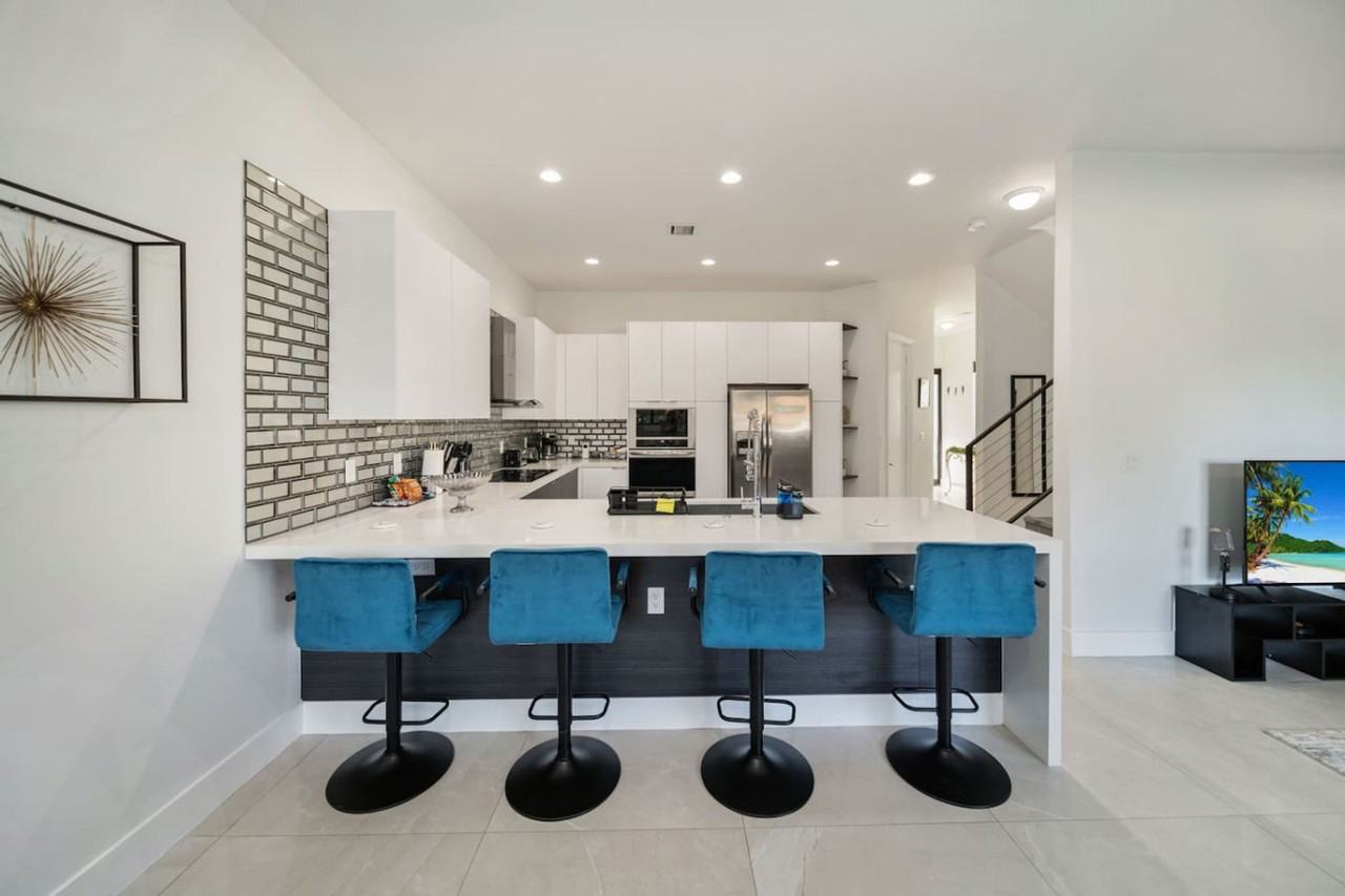 3246 Sw 44th St #1369654P - Photo 6 of 36