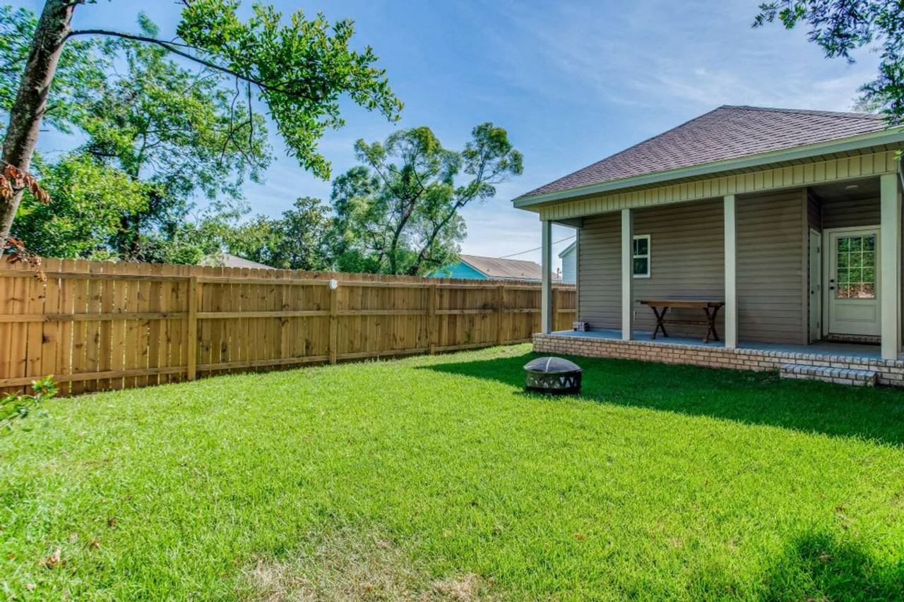 410 N C St #1367374P - Photo 3 of 36