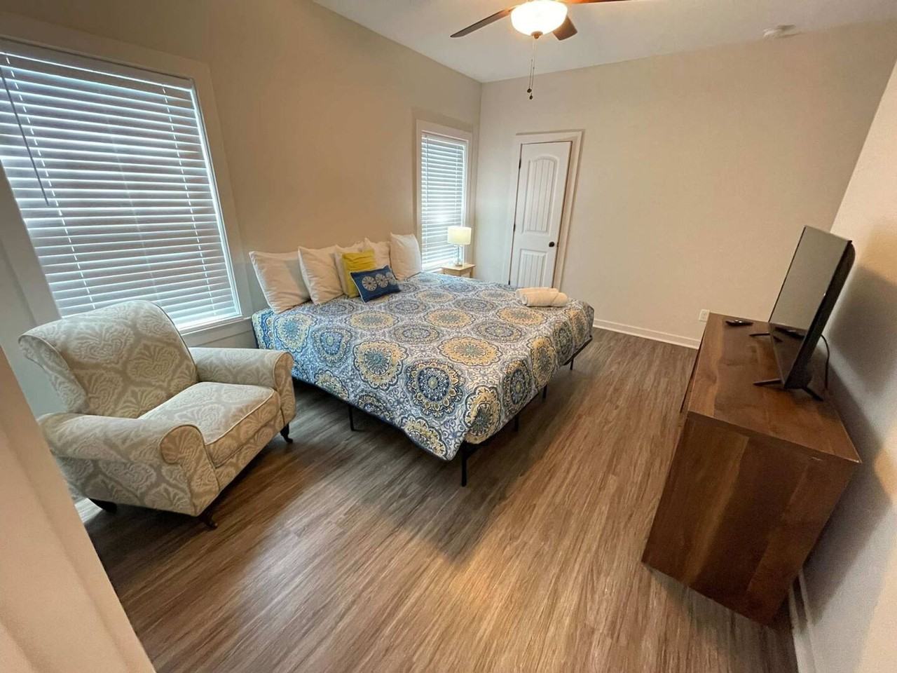 410 N C St #1367374P - Photo 4 of 36