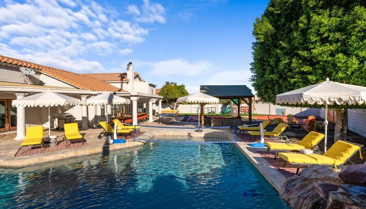 2431 E Laurel St #1370181P - Photo 6 of 50