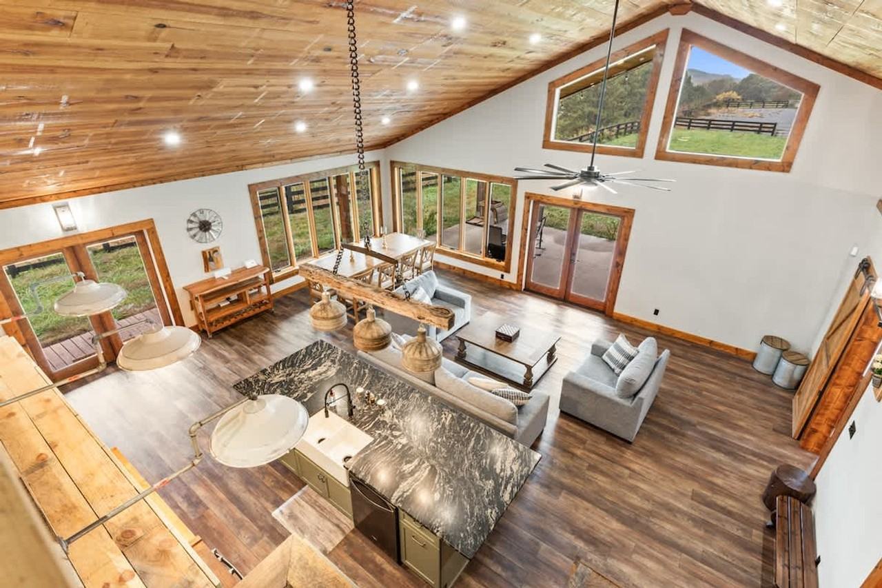 299 Westview Dr #1371158P - Photo 2 of 43