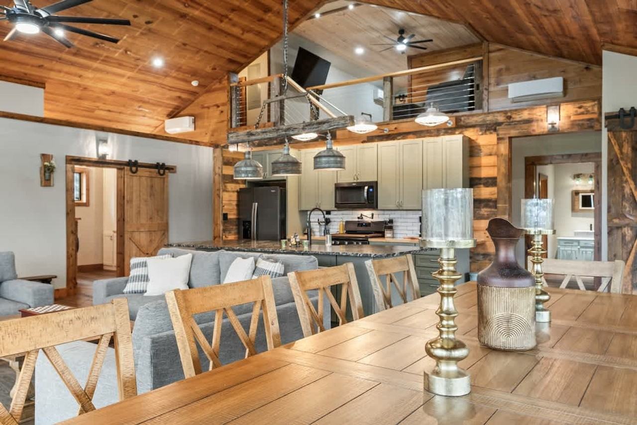 299 Westview Dr #1371158P - Photo 3 of 43