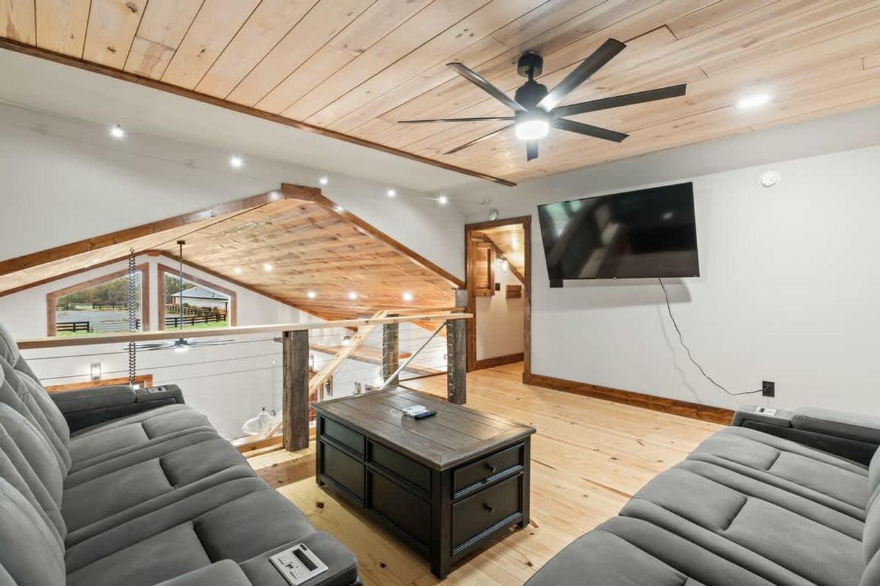 299 Westview Dr #1371158P - Photo 5 of 43