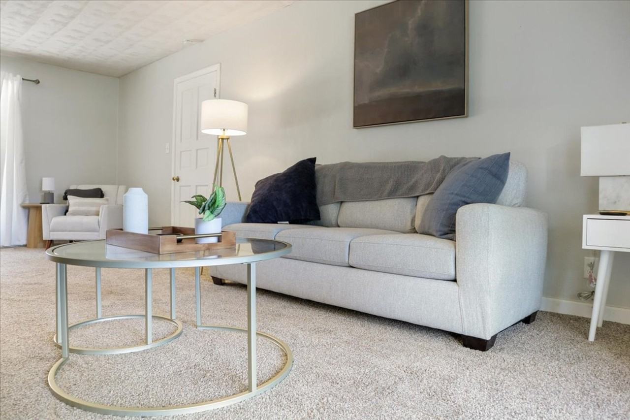 1008 E Barbara Ln #1371902P - Photo 3 of 28