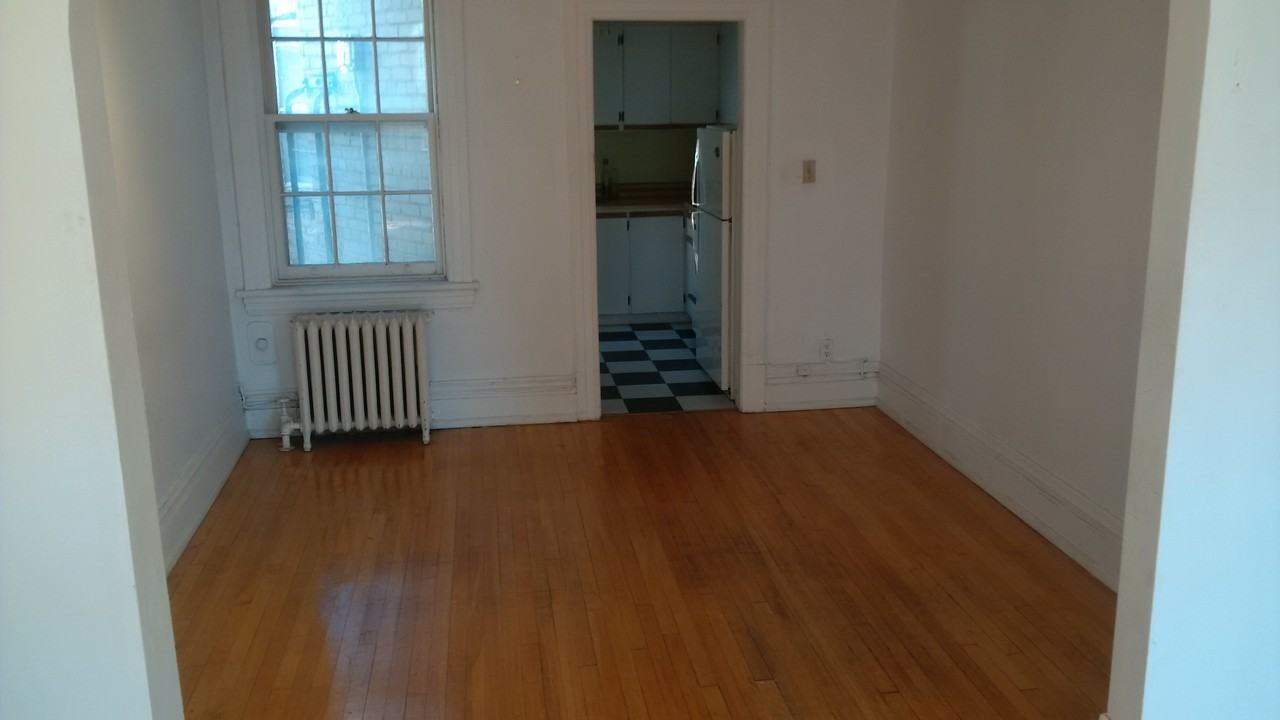 353 Frank Street #4 - Photo 4 of 14