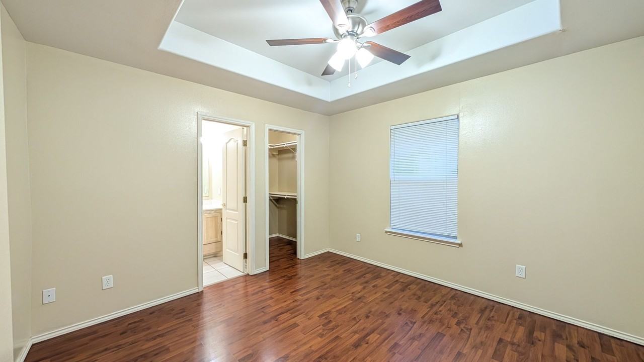 301 E New Hampshire St #2 - Photo 7 of 12