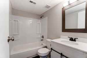 featured image of 722 Collins Ave