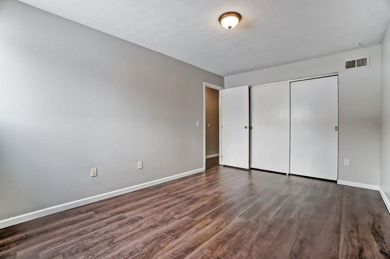 722 Collins Ave | 12/24 - Photo 4 of 8