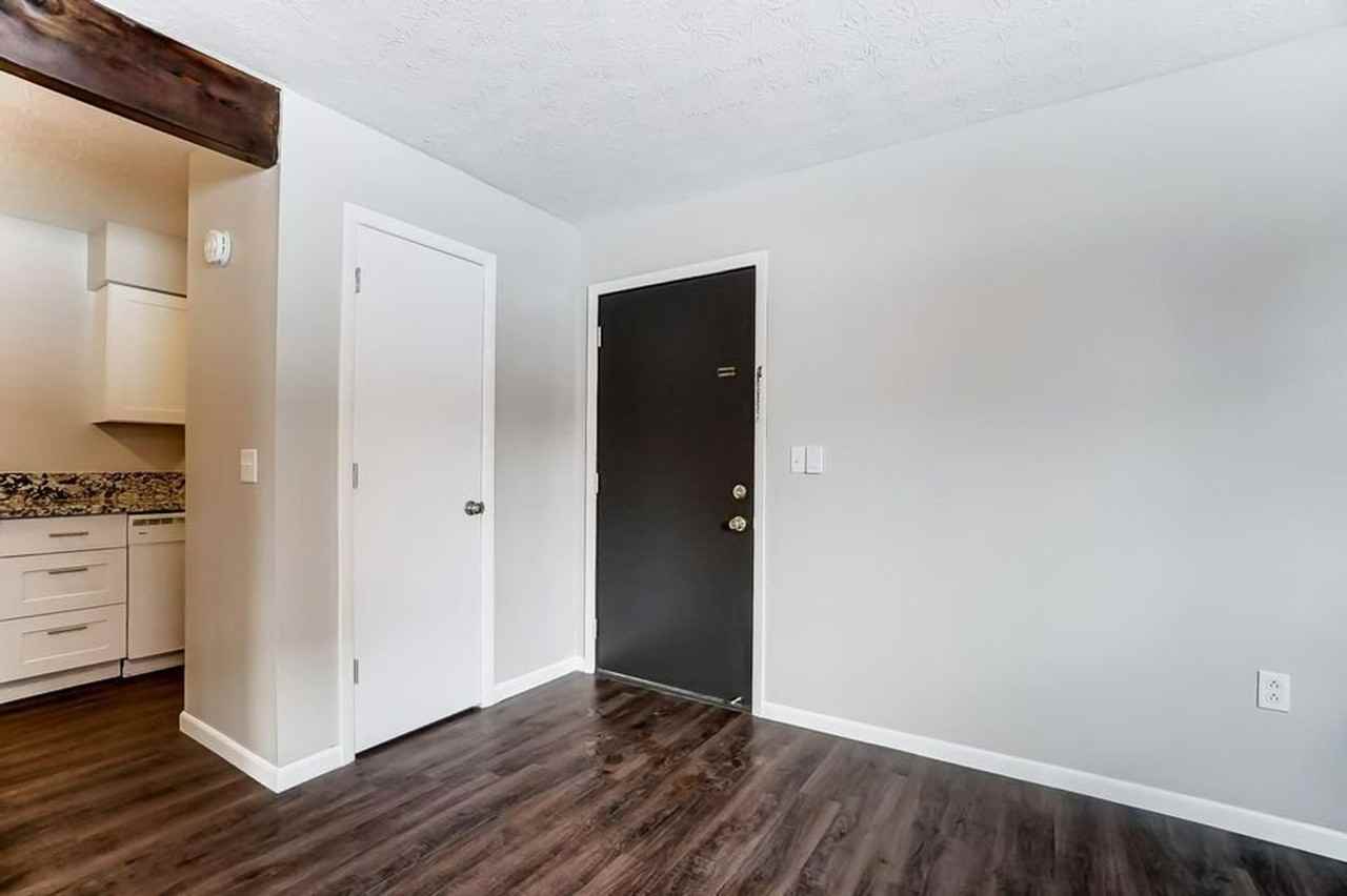 722 Collins Ave | 12/24 - Photo 5 of 8